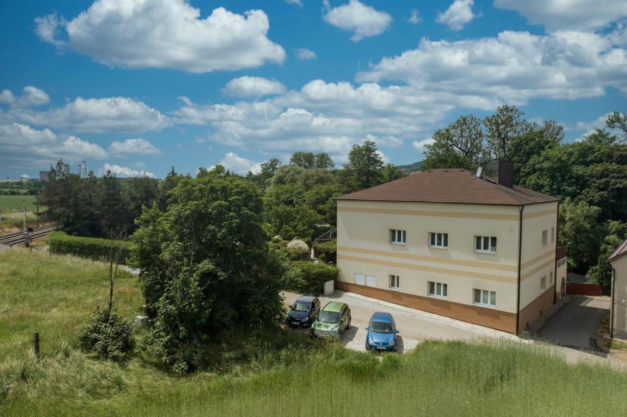 Mlynsky Ostrov Apartment 2 Zdice Εξωτερικό φωτογραφία